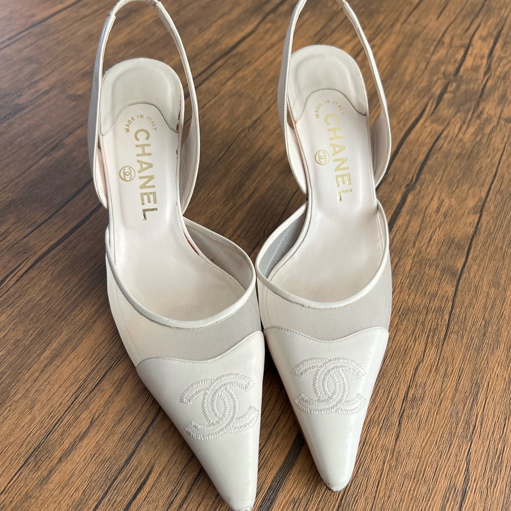 SOLD-Chanel slingback heel